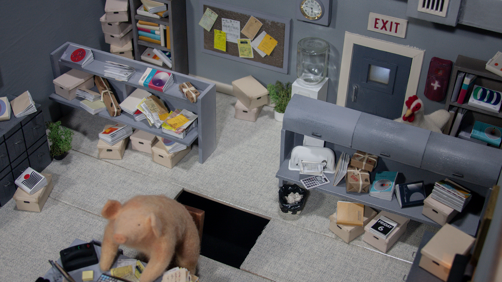 Pig-Office_0001_Layer-5